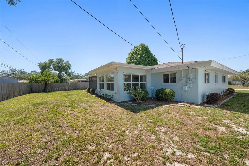2019 Kenmoore Drive Clearwater FL 33764