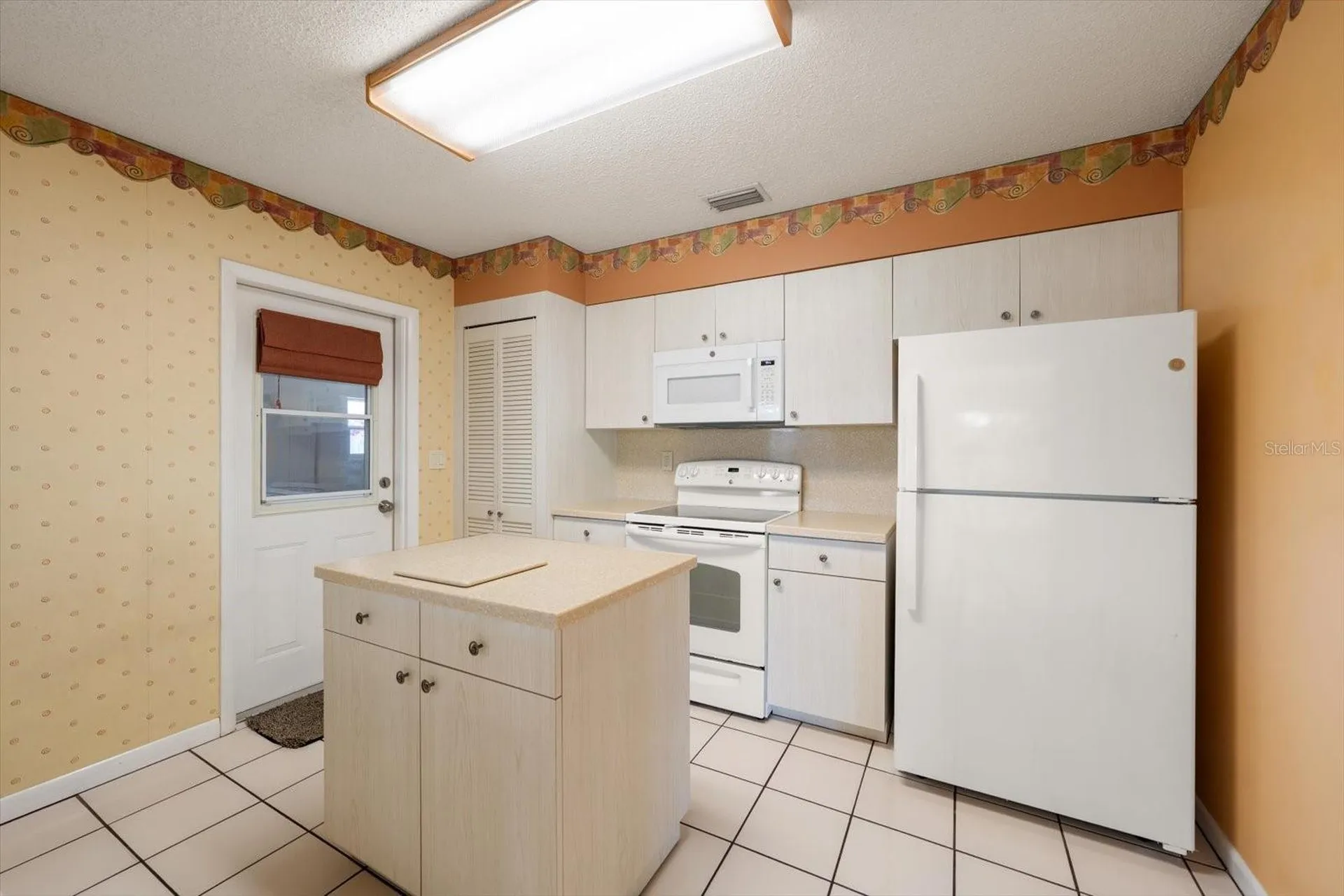 2019 Kenmoore Drive Clearwater FL 33764