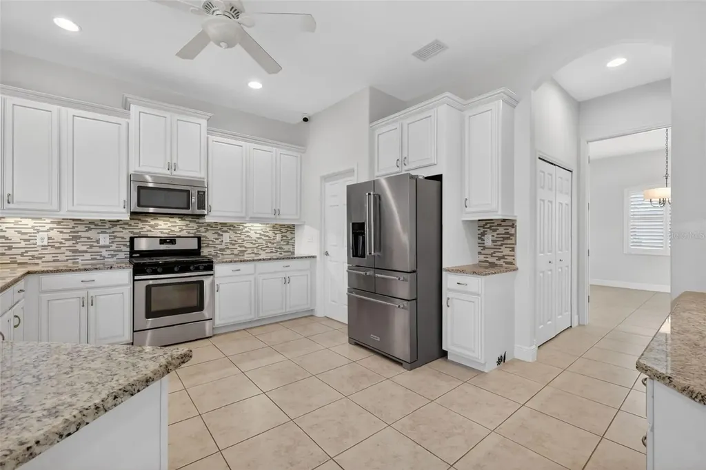 8237 Bridgeport Bay Circle Mount Dora FL 32757