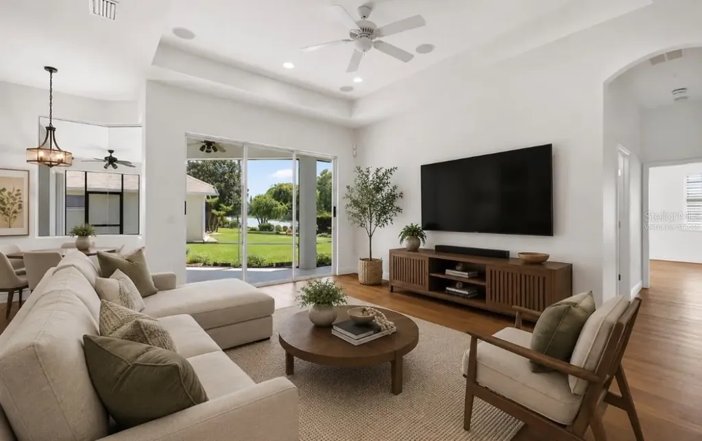 8237 Bridgeport Bay Circle Mount Dora FL 32757