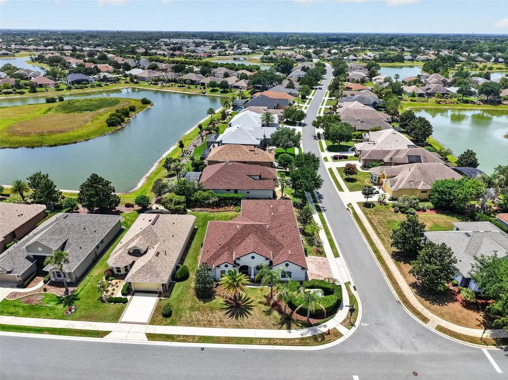 8237 Bridgeport Bay Circle Mount Dora FL 32757