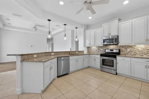 8237 Bridgeport Bay Circle Mount Dora FL 32757
