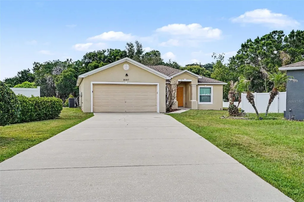 8187 Woodvine Circle Lakeland FL 33810