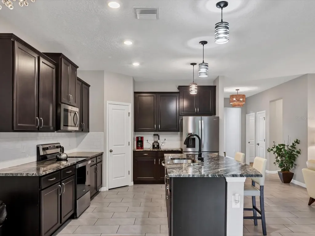 17605 Cantarina Cove Bradenton FL 34211