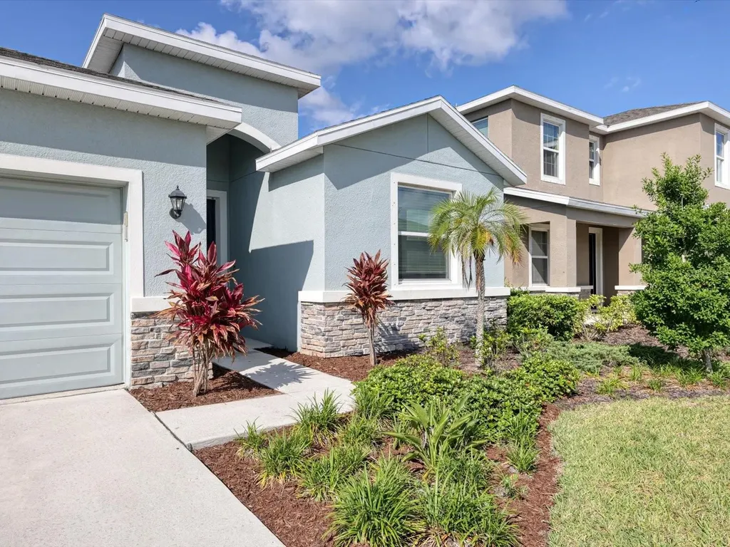 17605 Cantarina Cove Bradenton FL 34211