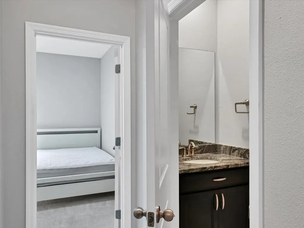 17605 Cantarina Cove Bradenton FL 34211