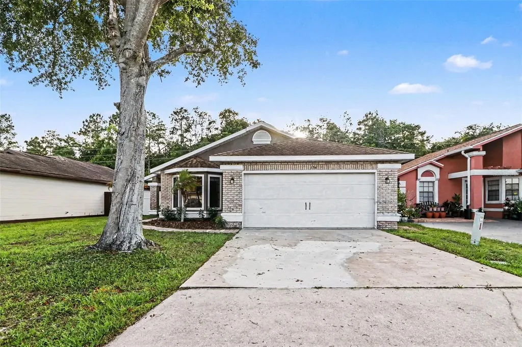 134 Coralwood Circle Kissimmee FL 34743