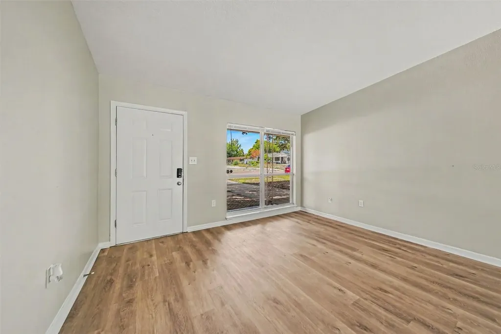 5909 Wolf Road Orlando FL 32808