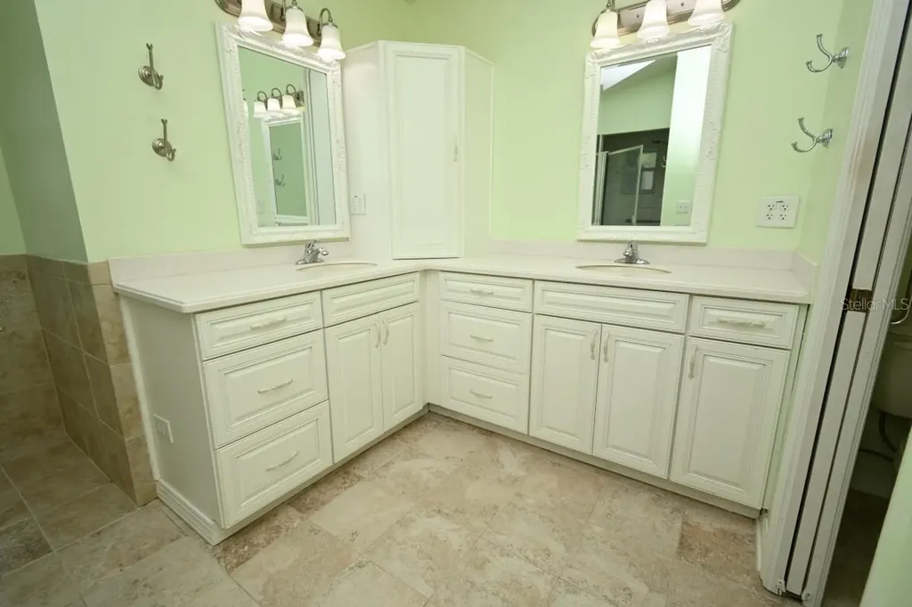 12125 Knotty Pine Loop San Antonio FL 33576