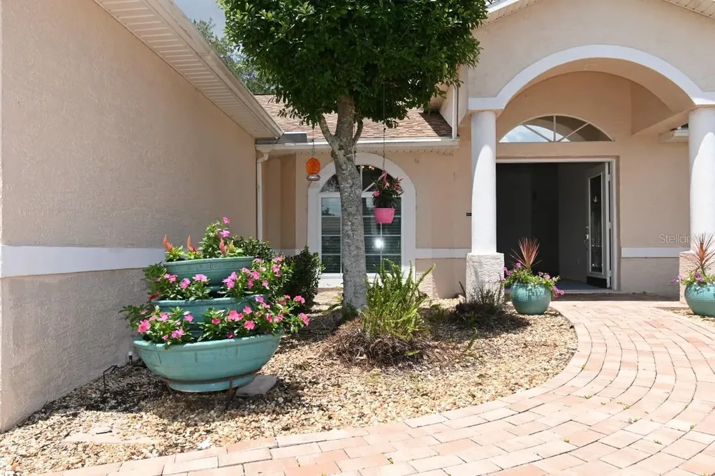 12125 Knotty Pine Loop San Antonio FL 33576
