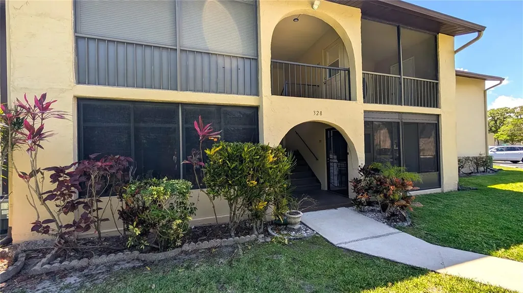 328 Pine Ridge Circle Greenacres FL 33463