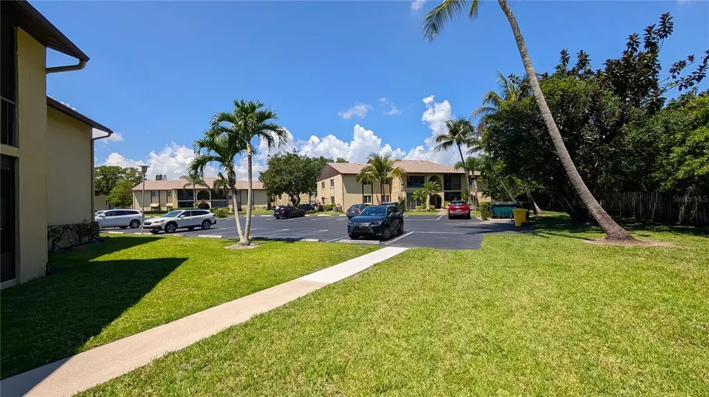328 Pine Ridge Circle Greenacres FL 33463