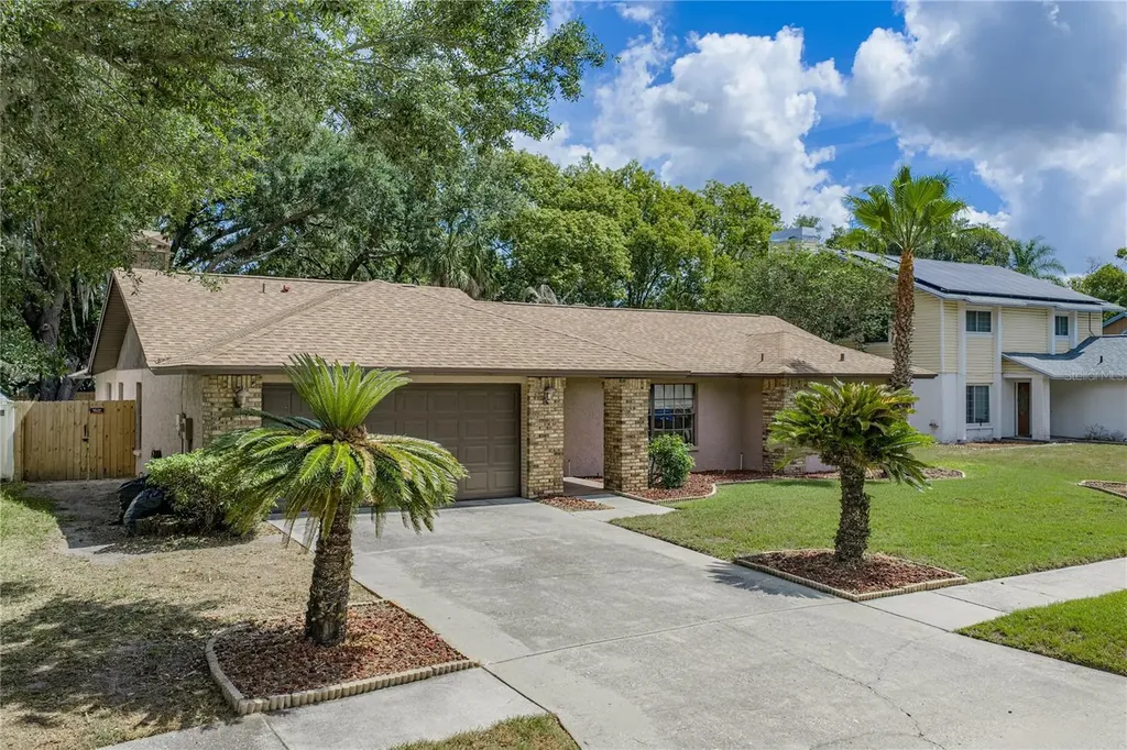 1737 Shady Leaf Drive Valrico FL 33596