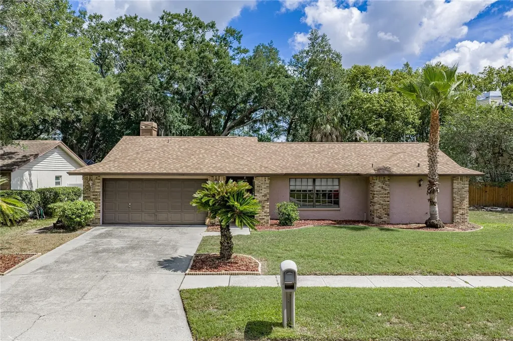 1737 Shady Leaf Drive Valrico FL 33596