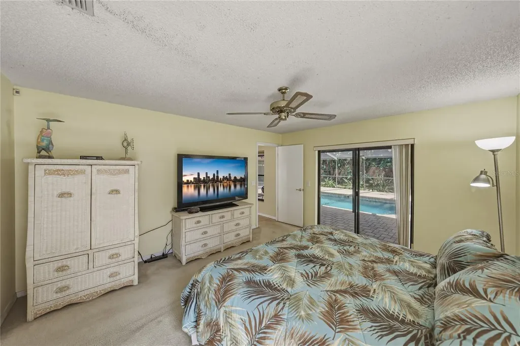 1737 Shady Leaf Drive Valrico FL 33596