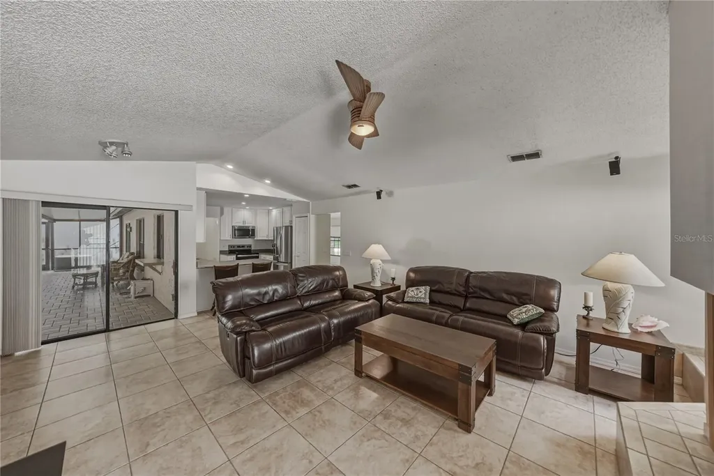 1737 Shady Leaf Drive Valrico FL 33596