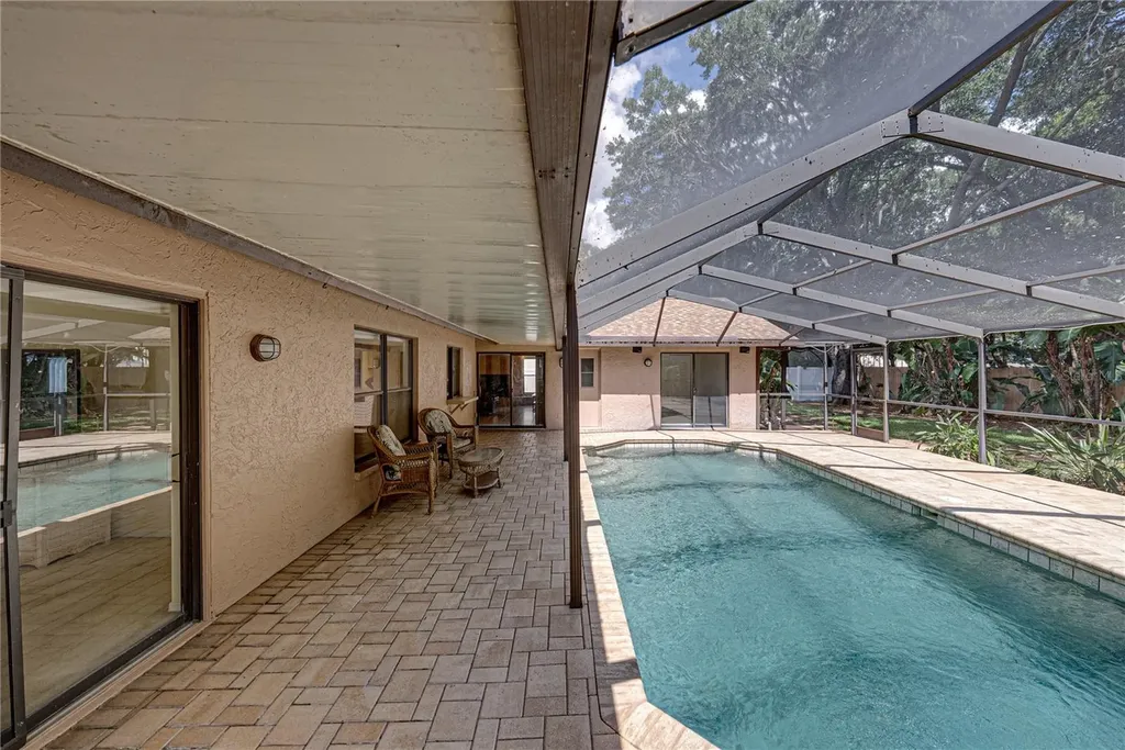 1737 Shady Leaf Drive Valrico FL 33596