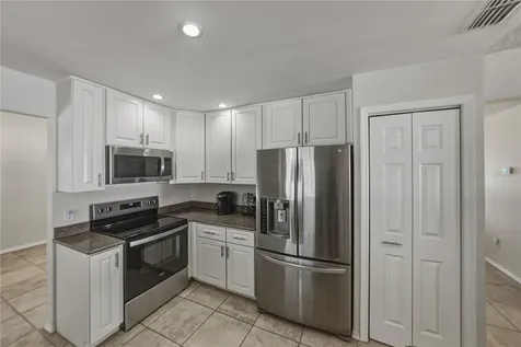 1737 Shady Leaf Drive Valrico FL 33596