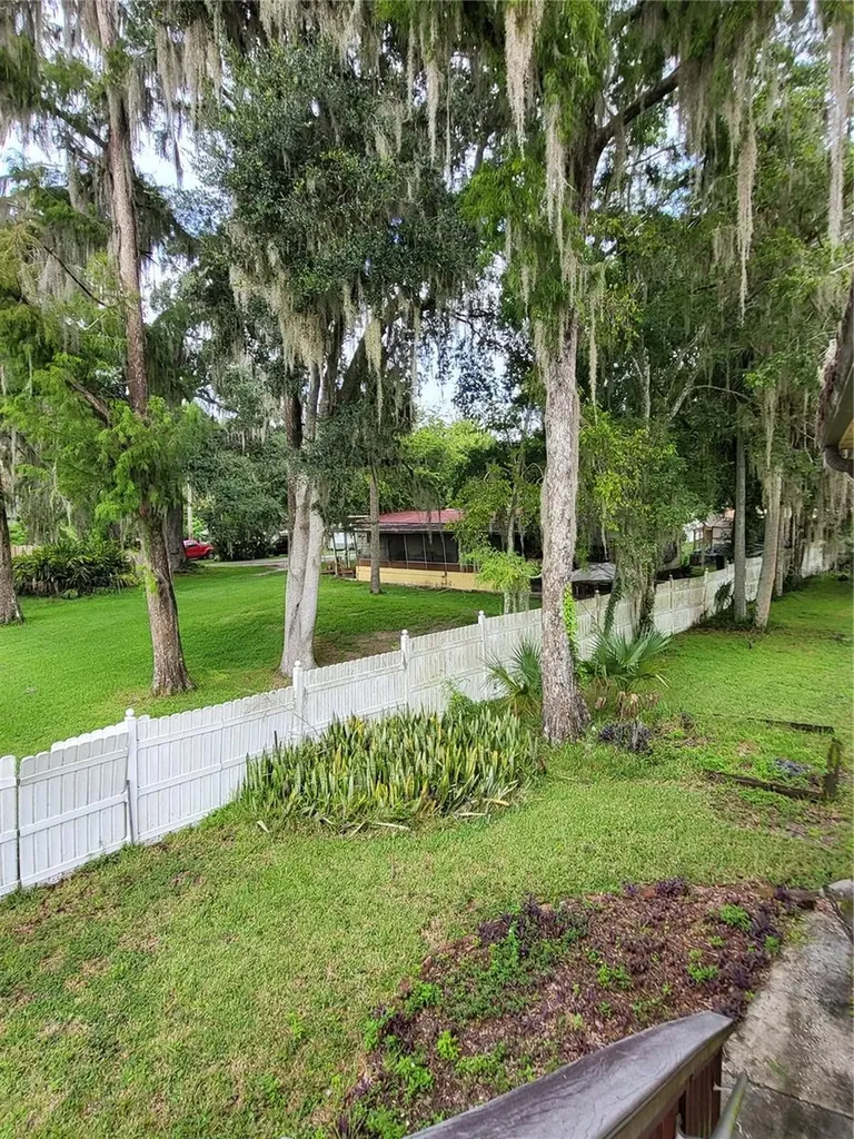 2399 NW 34th Place Lake Panasoffkee FL 33538