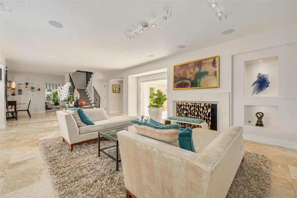 725 Brightwaters Boulevard NE St Petersburg FL 33704