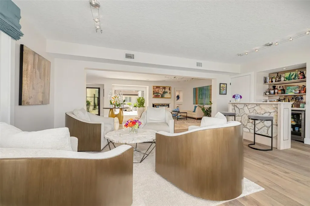 725 Brightwaters Boulevard NE St Petersburg FL 33704