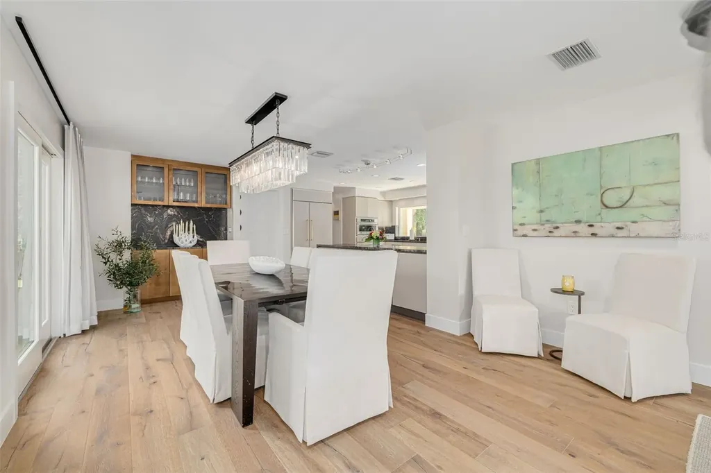 725 Brightwaters Boulevard NE St Petersburg FL 33704