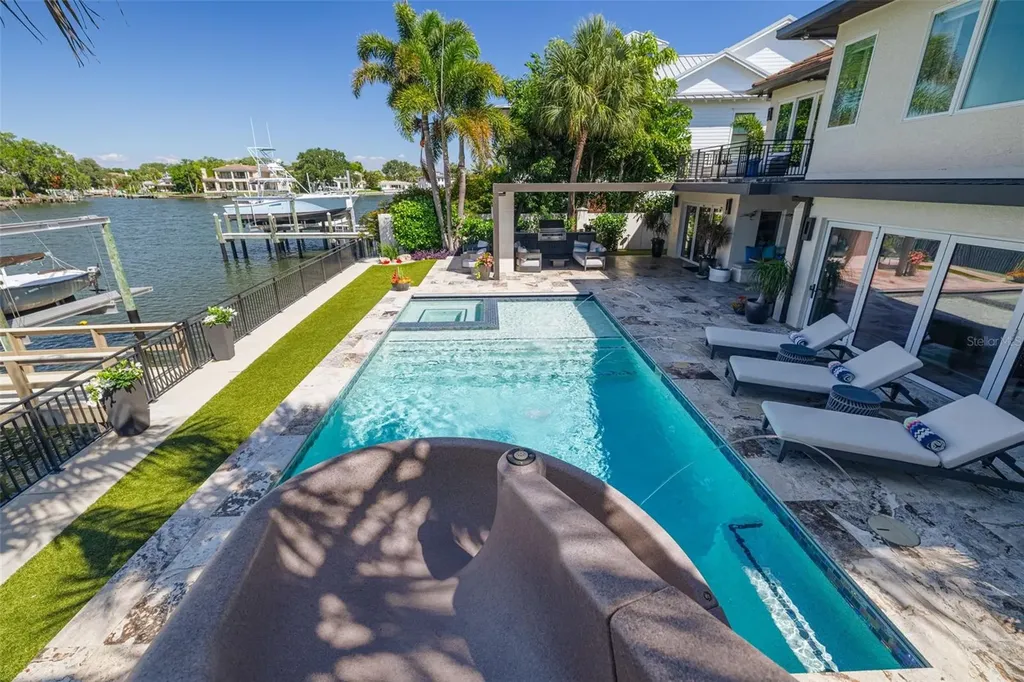 725 Brightwaters Boulevard NE St Petersburg FL 33704