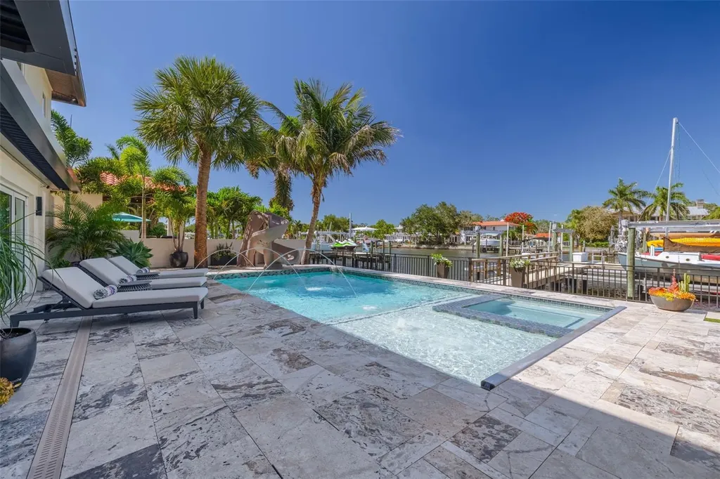 725 Brightwaters Boulevard NE St Petersburg FL 33704