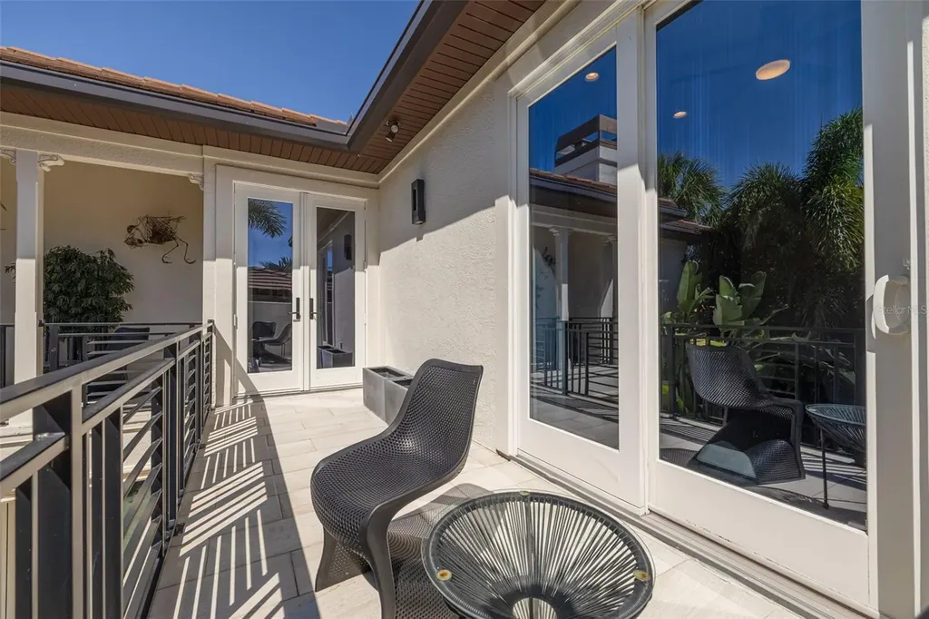 725 Brightwaters Boulevard NE St Petersburg FL 33704