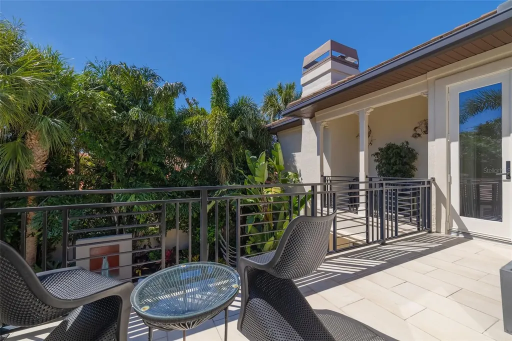 725 Brightwaters Boulevard NE St Petersburg FL 33704
