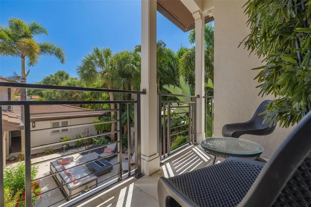 725 Brightwaters Boulevard NE St Petersburg FL 33704