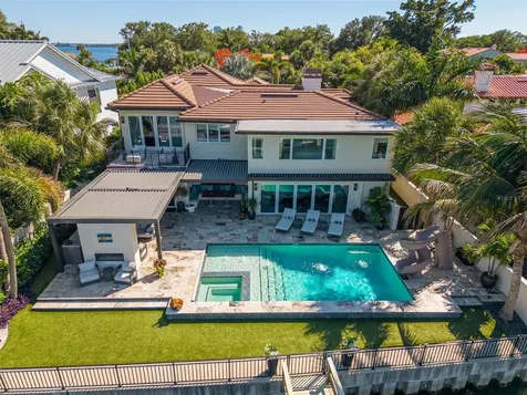 725 Brightwaters Boulevard NE St Petersburg FL 33704