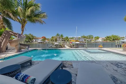 725 Brightwaters Boulevard NE St Petersburg FL 33704
