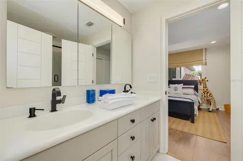 725 Brightwaters Boulevard NE St Petersburg FL 33704