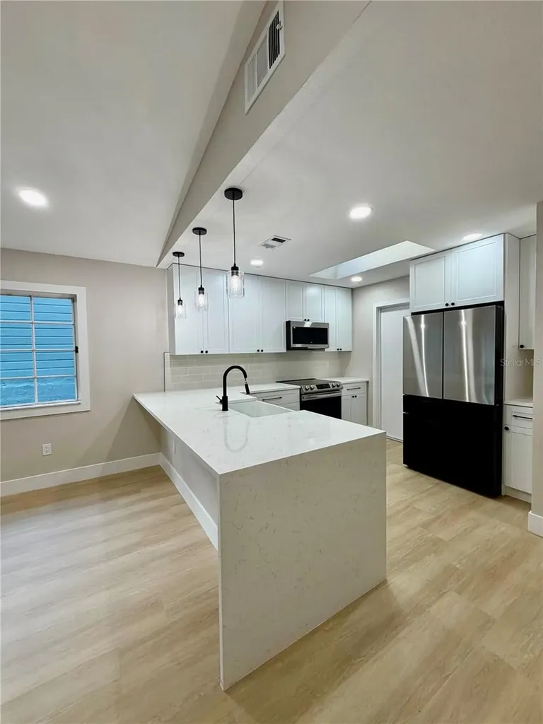 554 Portland Circle Apopka FL 32703