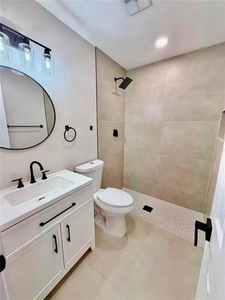 554 Portland Circle Apopka FL 32703