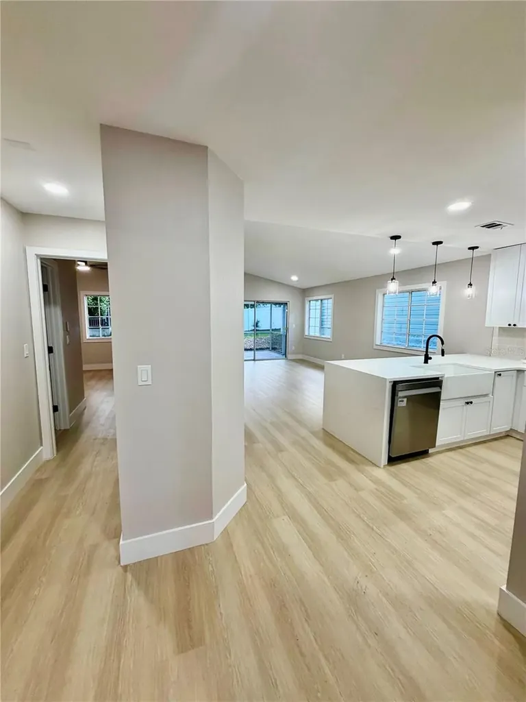 554 Portland Circle Apopka FL 32703