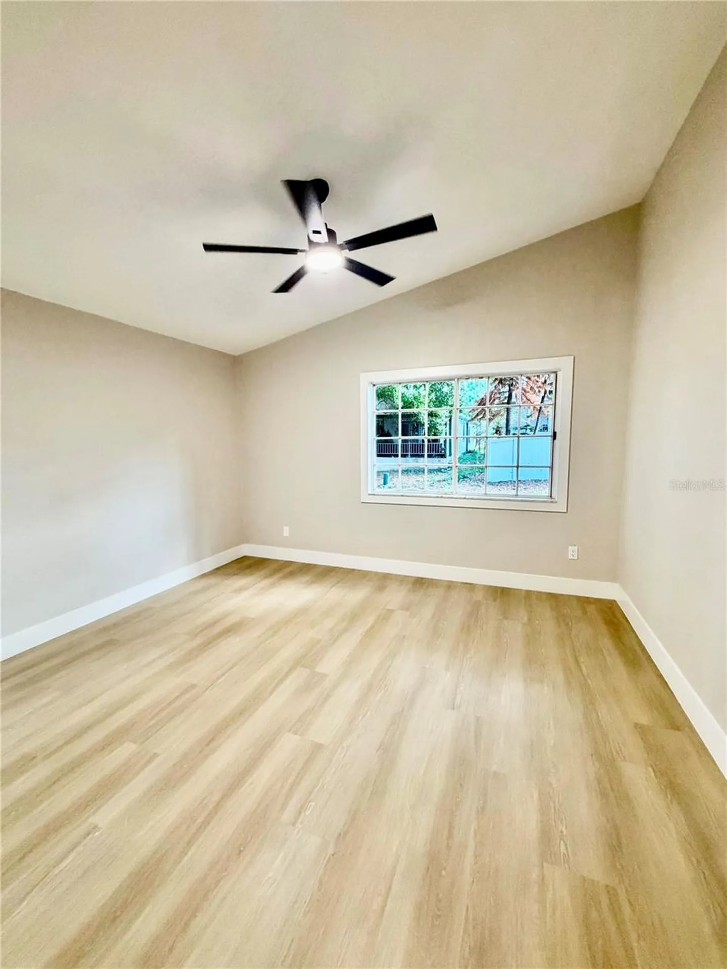 554 Portland Circle Apopka FL 32703