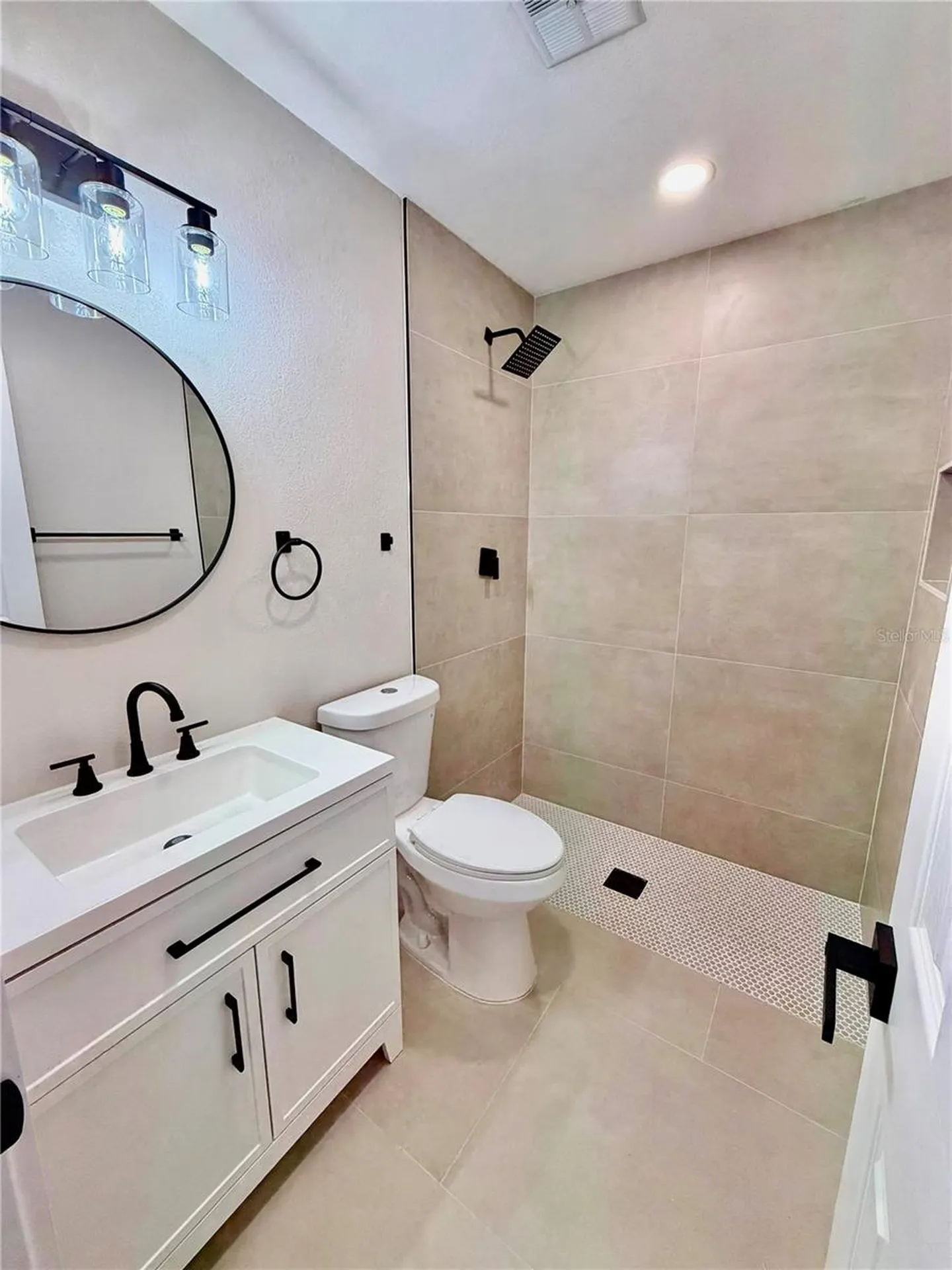 554 Portland Circle Apopka FL 32703