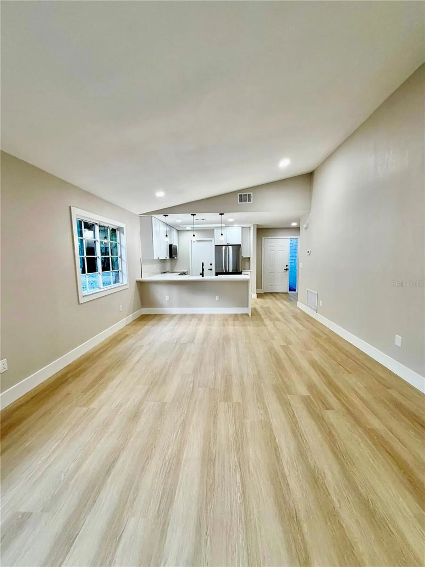554 Portland Circle Apopka FL 32703