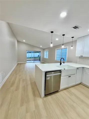 554 Portland Circle Apopka FL 32703