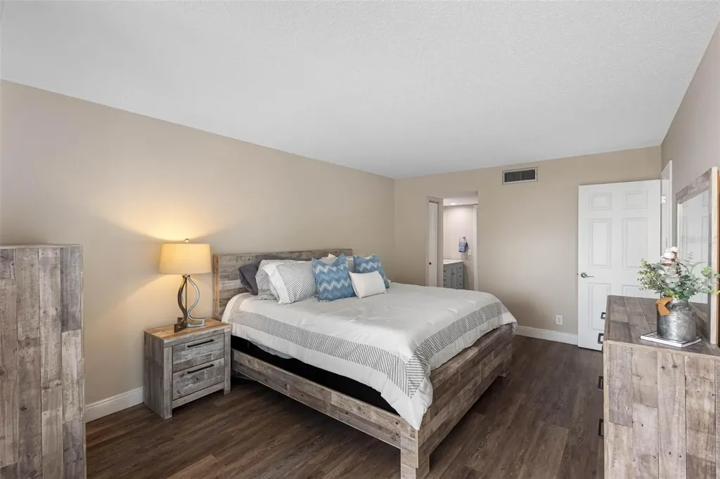 6158 Palma Del Mar Boulevard S St Petersburg FL 33715