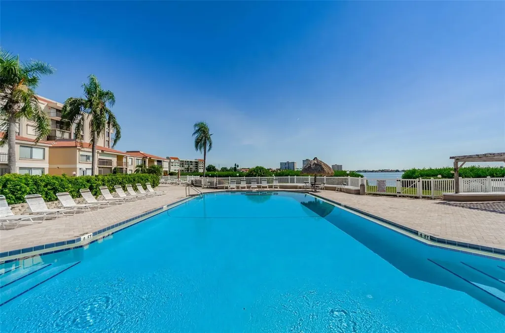 6158 Palma Del Mar Boulevard S St Petersburg FL 33715