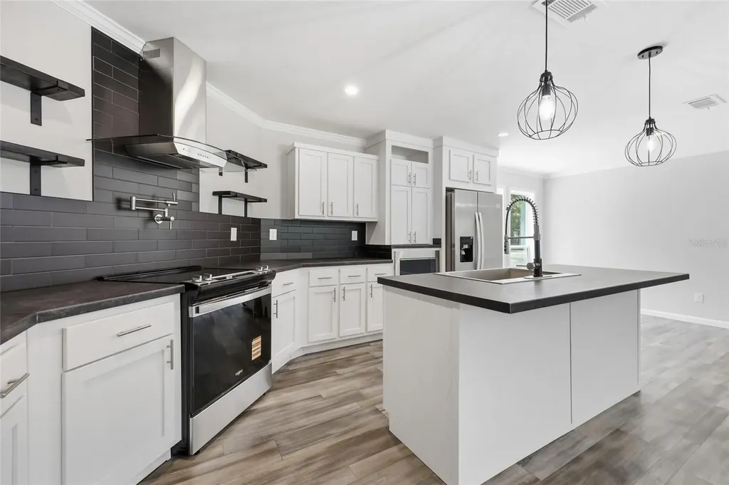 672 SW Newark Drive Fort White FL 32038