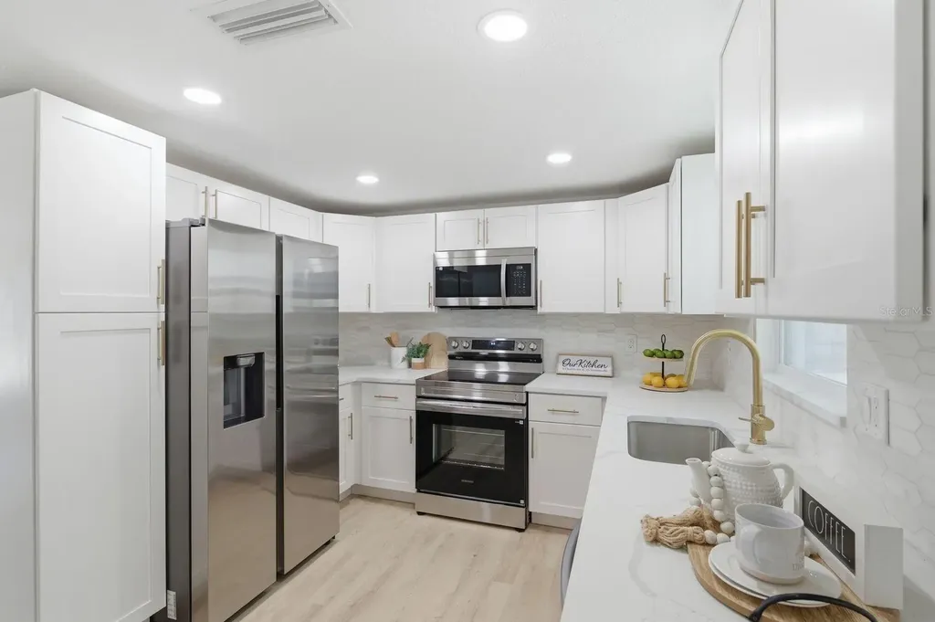 4760 Seville Drive Sarasota FL 34235