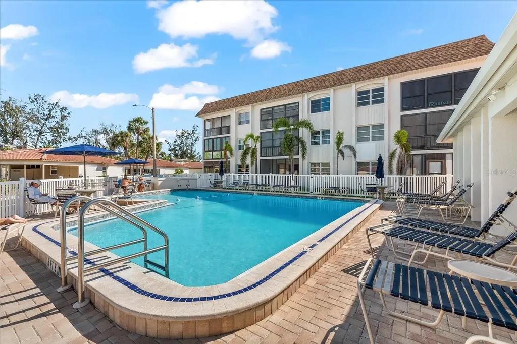 116 Vista Hermosa Circle Sarasota FL 34242