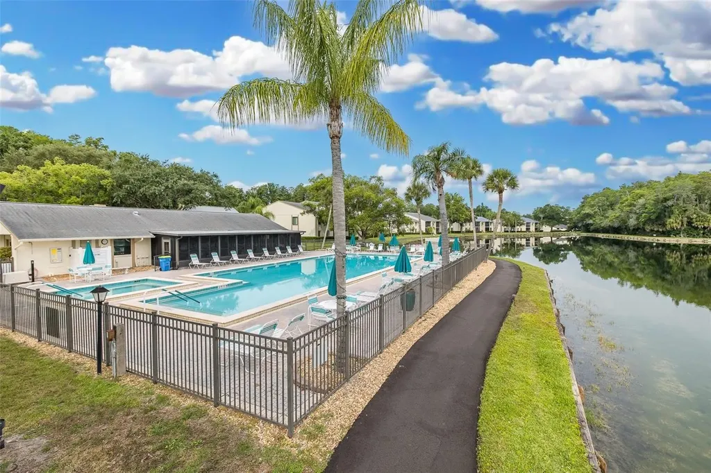 3166 Lake Pine Way S Tarpon Springs FL 34688