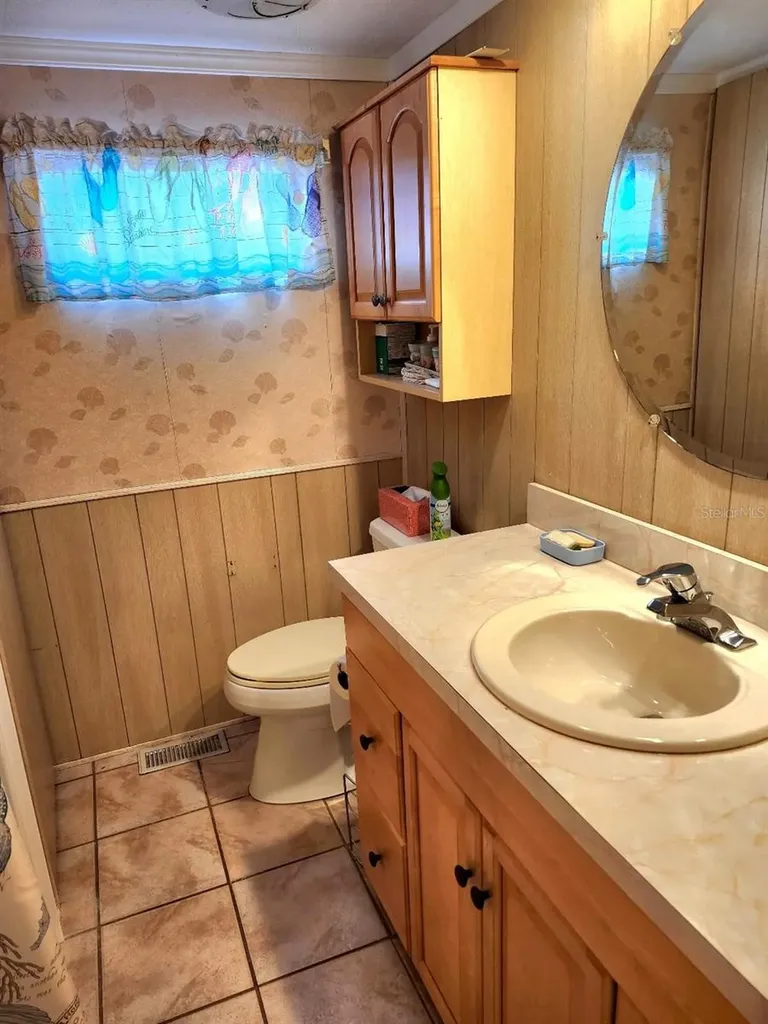 2018 Indiana Avenue Bradenton FL 34207