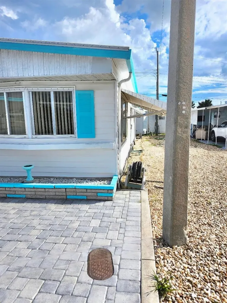 2018 Indiana Avenue Bradenton FL 34207