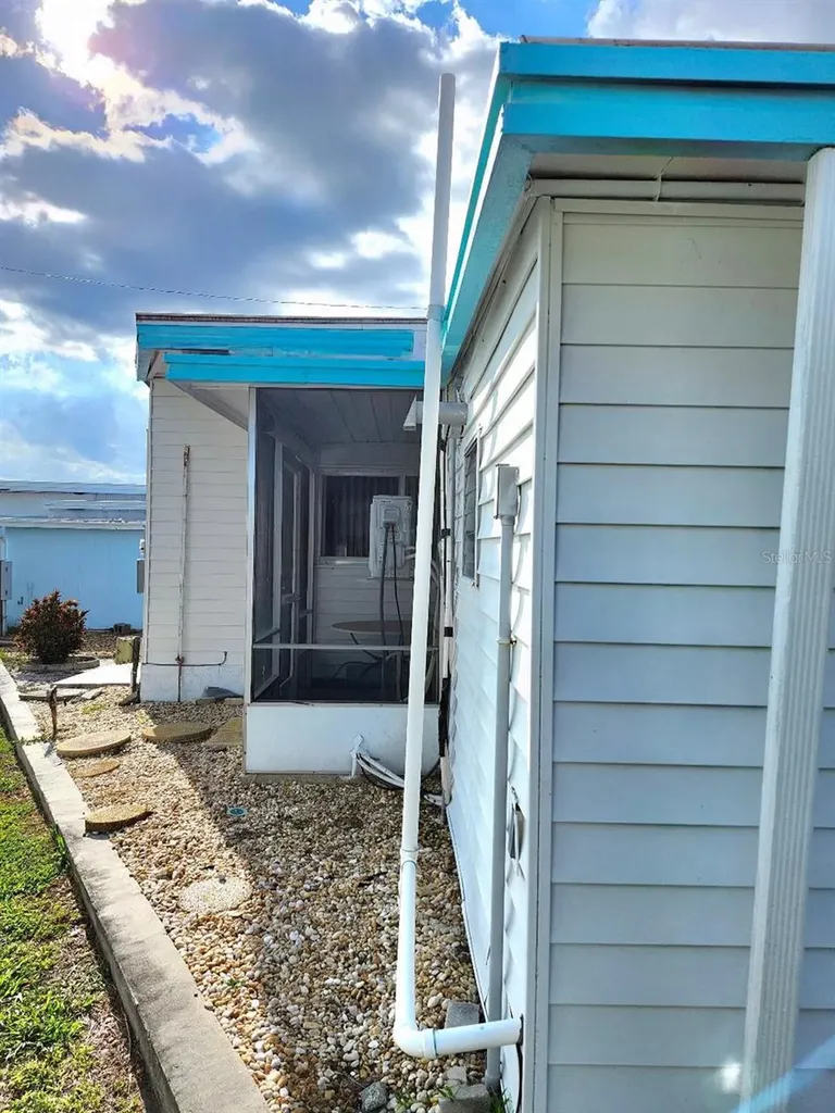 2018 Indiana Avenue Bradenton FL 34207